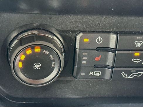 Used 2019 Ford F150 XLT w/ Equipment Group 302A Luxury AWD/4WD image 14