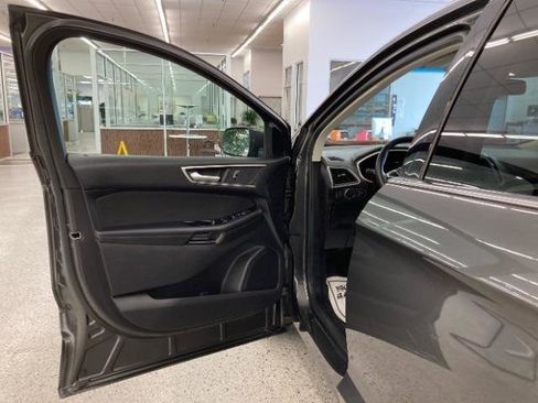 Used 2019 Ford Edge SEL AWD/4WD image 33