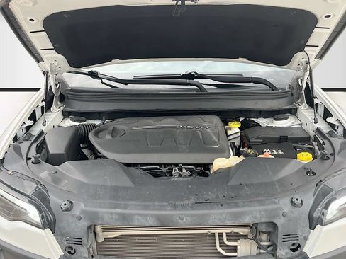 Used 2020 Jeep Cherokee Trailhawk AWD/4WD image 29