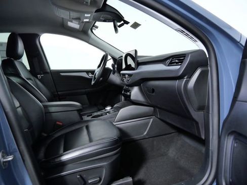 Certified 2025 Ford Escape Platinum image 10