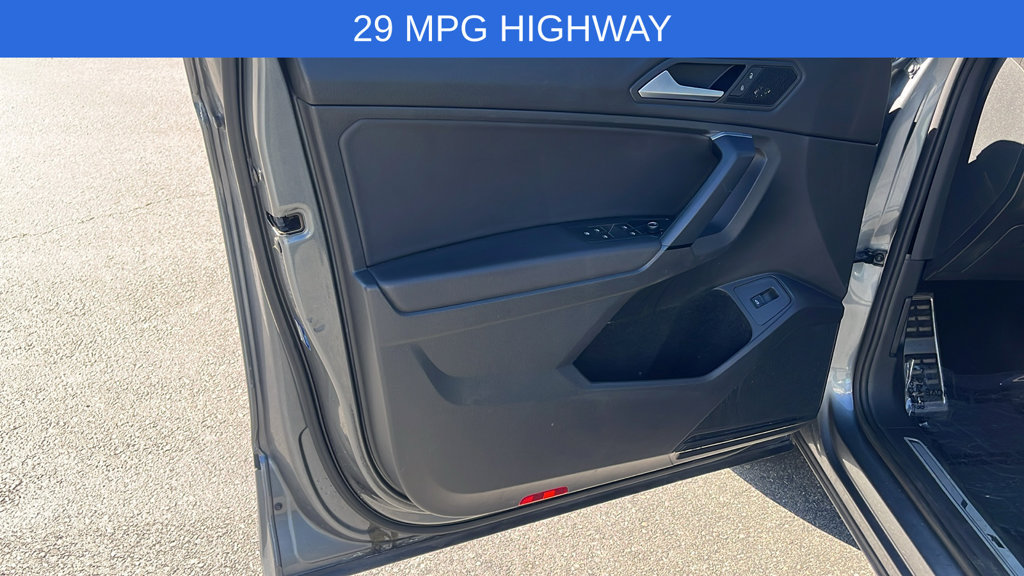 Used 2019 Volkswagen Tiguan SEL Premium R-Line AWD/4WD image 9