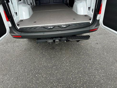Used 2025 Mercedes-Benz Sprinter 2500 image 23