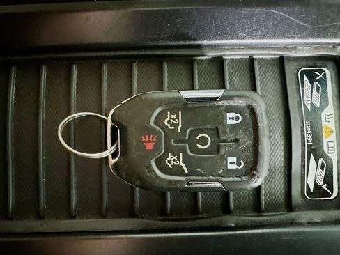 Used 2018 Chevrolet Suburban Premier image 43