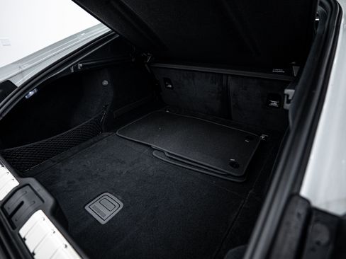 Certified 2025 Porsche Panamera 4 image 16