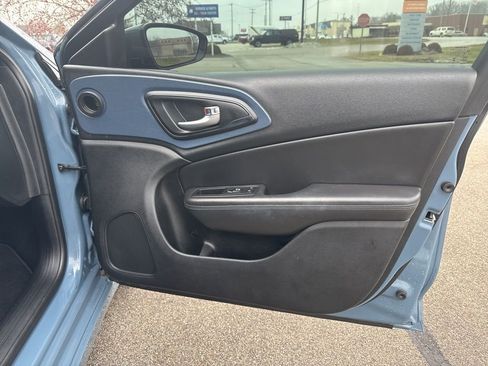 Used 2015 Chrysler 200 S w/ Comfort Group image 22
