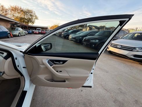 Used 2014 Nissan Altima 2.5 SV image 31