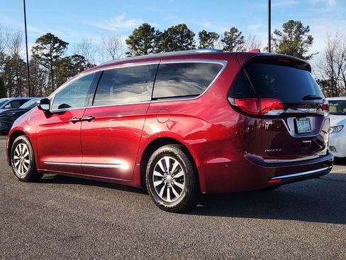 Used 2020 Chrysler Pacifica Limited w/ Advanced Safetytec Group image 3