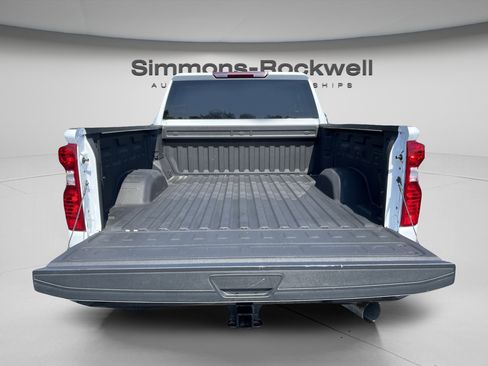 Used 2024 Chevrolet Silverado 2500 Custom w/ Custom Value Package AWD/4WD image 9