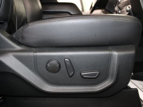 Used 2020 Ford Expedition XLT w/ Equipment Group 202A AWD/4WD image 29