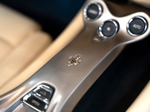 Used 2010 Ferrari California image 61