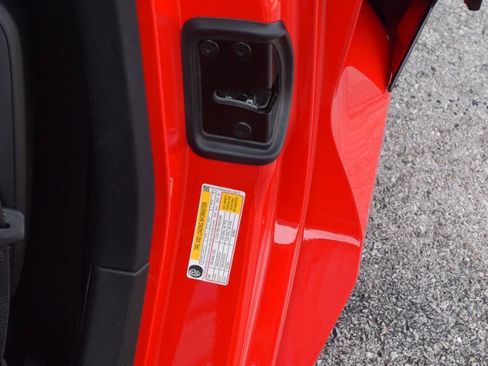 Used 2025 Chevrolet Corvette Stingray Coupe w/ Z51 Performance Package RWD image 32