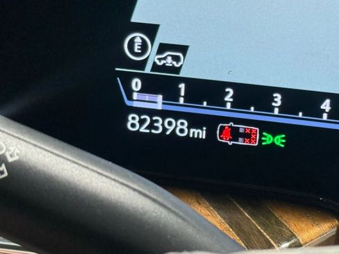 Used 2021 Cadillac Escalade Premium Luxury Platinum image 18