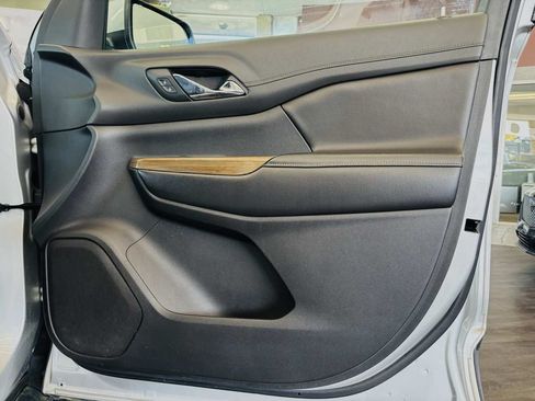 Used 2019 GMC Acadia SLE FWD image 43