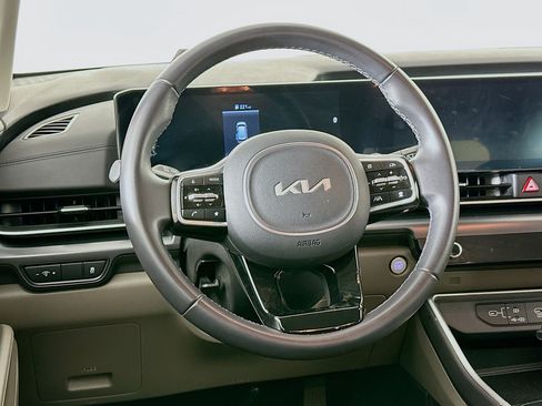 Used 2026 Kia Carnival FWD image 17
