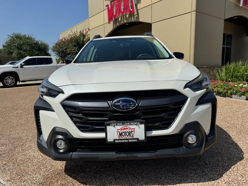 Used 2023 Subaru Outback Premium AWD/4WD image 3