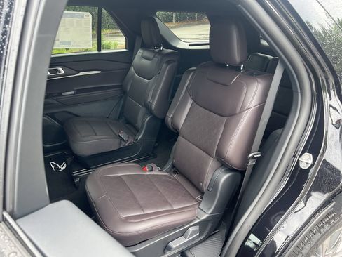 New 2026 Ford Explorer Platinum RWD image 18