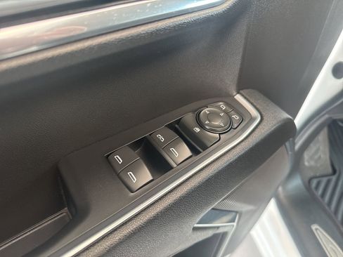 Used 2024 Chevrolet Silverado 1500 LT AWD/4WD image 18