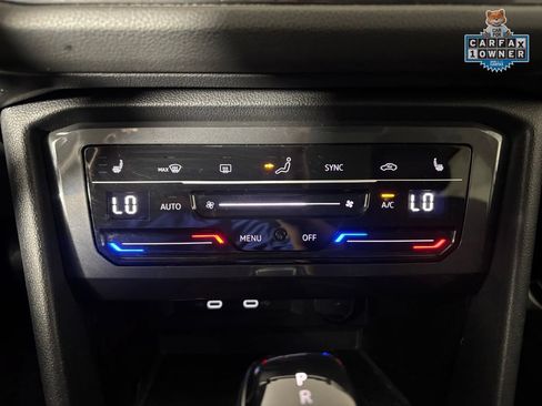Used 2023 Volkswagen Tiguan SE w/ Panoramic Sunroof Package AWD/4WD image 18