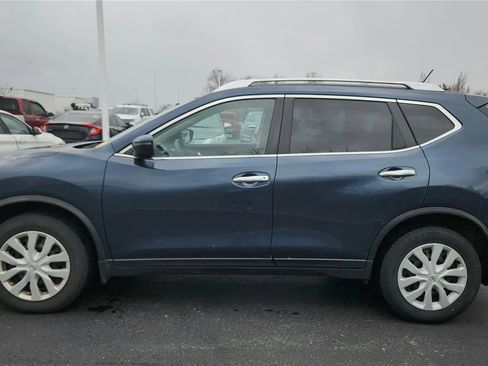 Used 2016 Nissan Rogue S w/ Appearance Package image 5