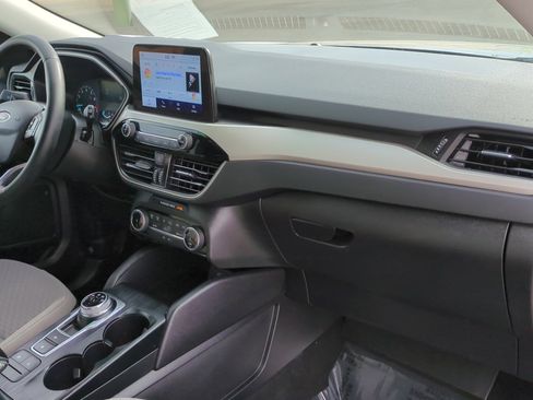 Used 2022 Ford Escape SE w/ SE Sport Appearance Package FWD image 31