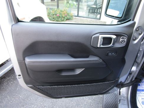 Used 2021 Jeep Wrangler Unlimited Sahara w/ Cold Weather Group image 24