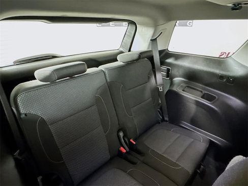 Used 2023 GMC Acadia SLE w/ Driver Convenience Package image 29