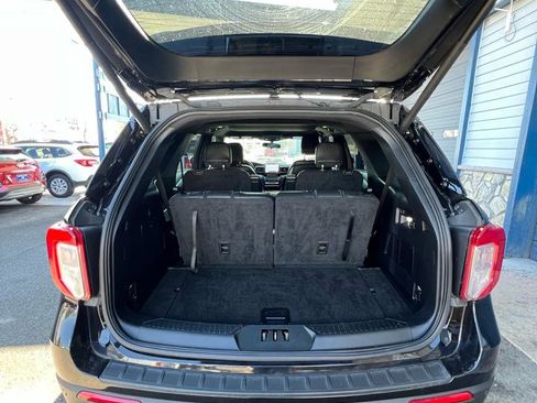 Used 2020 Ford Explorer XLT w/ Equipment Group 202A image 7