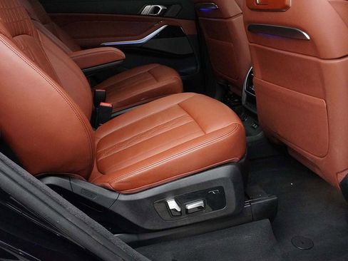 Used 2024 BMW X7 xDrive40i w/ M Sport Package image 37