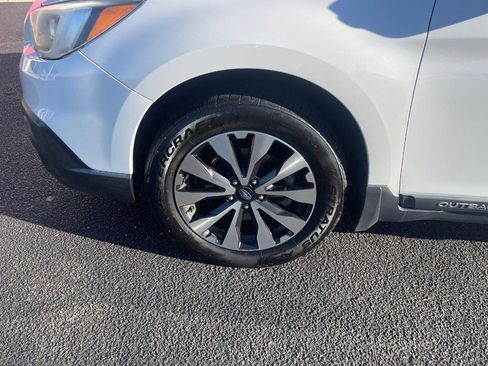 Used 2016 Subaru Outback 2.5i Limited image 4