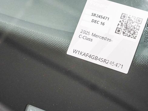 Used 2025 Mercedes-Benz C 300 Sedan image 29