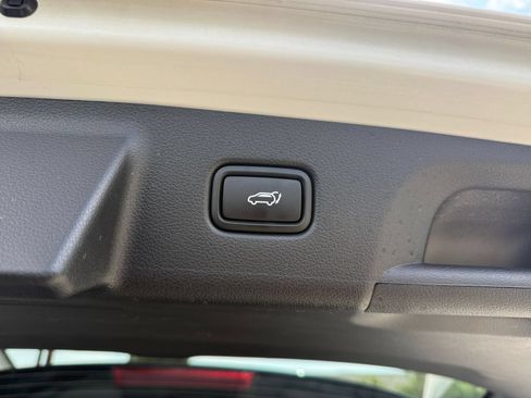 Used 2025 Hyundai Palisade SEL FWD image 18