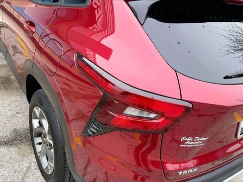 Used 2025 Chevrolet Trax LT w/ LT Convenience Package image 27