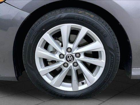 Used 2021 Toyota Camry LE FWD image 11