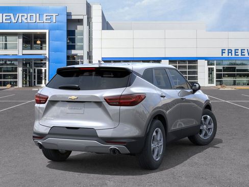 New 2025 Chevrolet Blazer LT image 4