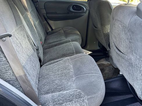 Used 2002 Chevrolet TrailBlazer LS w/ Preferred Equipment Group RWD image 14