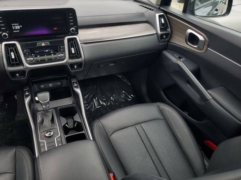 Used 2022 Kia Sorento S w/ Panoramic Sunroof Package AWD/4WD image 13