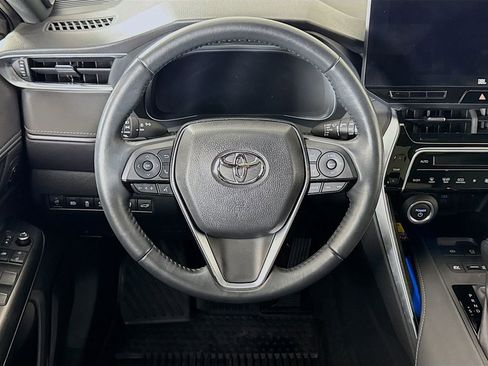 Certified 2023 Toyota Venza Limited image 14