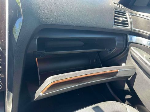 Used 2018 Ford Explorer Limited AWD/4WD image 35