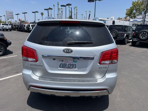 Used 2012 Kia Sorento SX FWD image 16