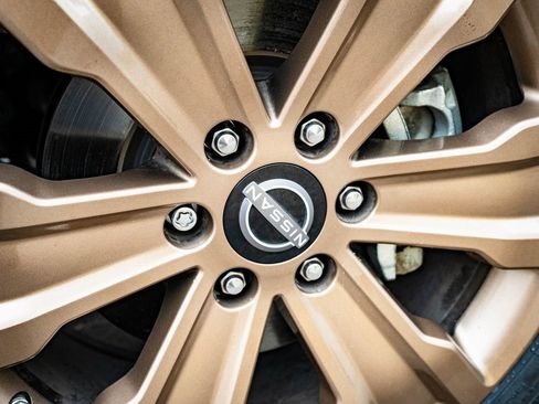 Used 2024 Nissan Titan SV w/ SV Bronze Edition Package image 8