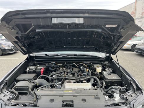 Used 2025 Toyota Tacoma TRD Off-Road image 32