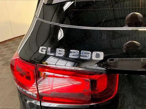 Used 2023 Mercedes-Benz GLB 250 4MATIC image 33