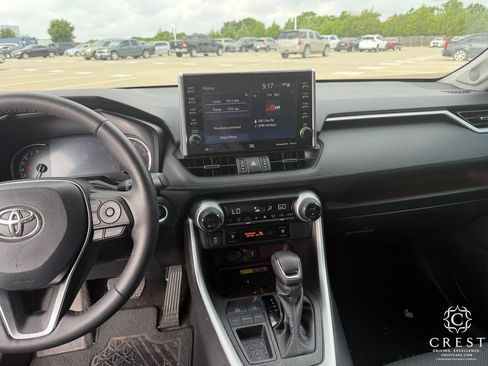 Used 2022 Toyota RAV4 Limited FWD image 19