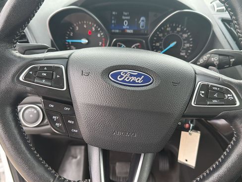 Used 2018 Ford Escape SE w/ SE Sport Appearance Package image 14