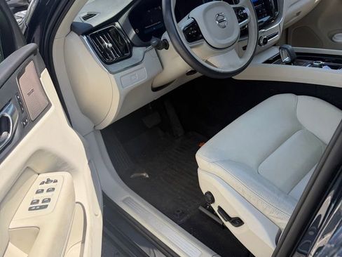 Used 2023 Volvo XC60 B5 Plus w/ Climate Package AWD/4WD image 4