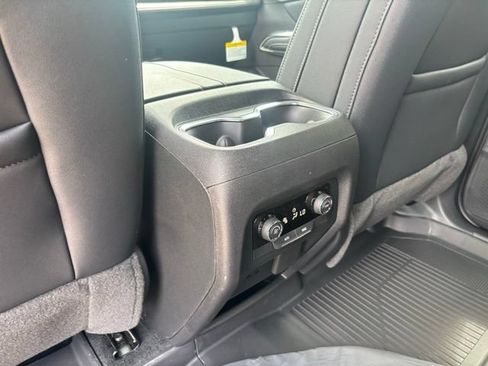New 2026 Chevrolet Traverse LT w/ Sun and Wheel Package FWD image 21
