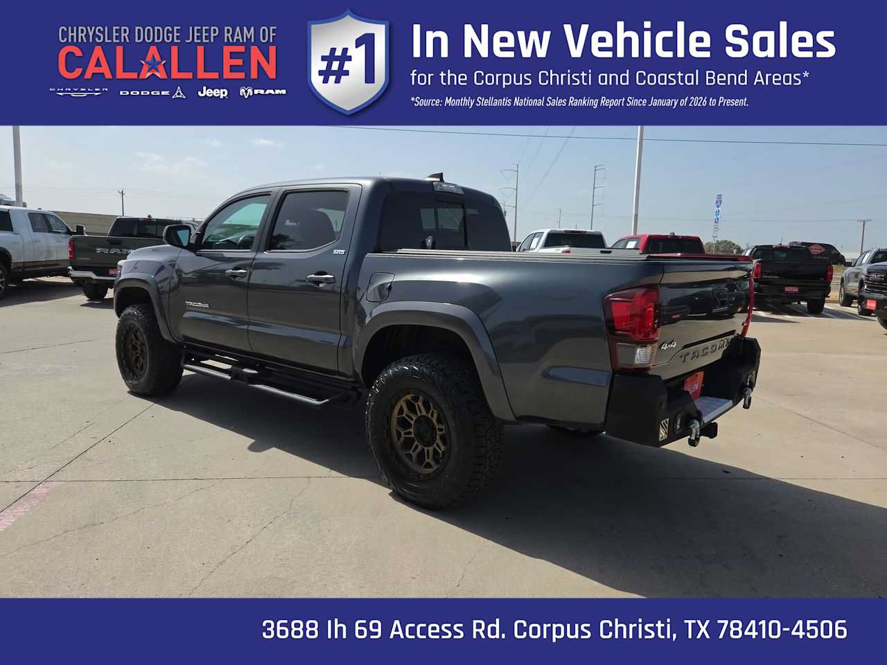 Used 2023 Toyota Tacoma SR5 AWD/4WD image 12