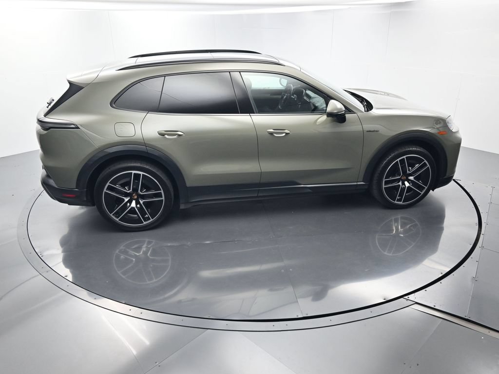 Certified 2026 Porsche Cayenne Electric AWD/4WD image 41