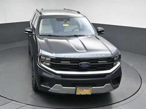 Certified 2025 Ford Expedition Platinum w/ Driver's Package AWD/4WD image 43