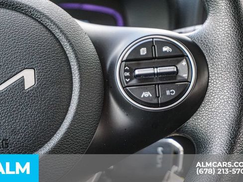 Used 2025 Kia Soul LX w/ LX Technology Package FWD image 30